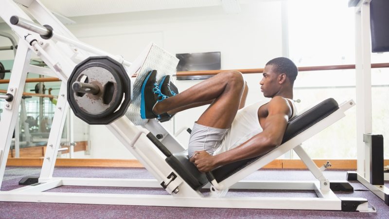 Leg press 45 gradi: come eseguirlo, muscoli coinvolti e benefici
