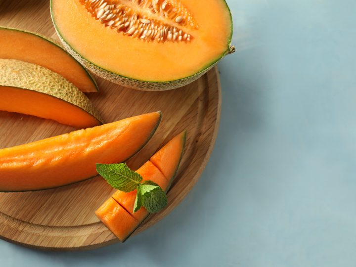 Il melone fa ingrassare? Tutti i valori nutrizionali del frutto fresco e succoso