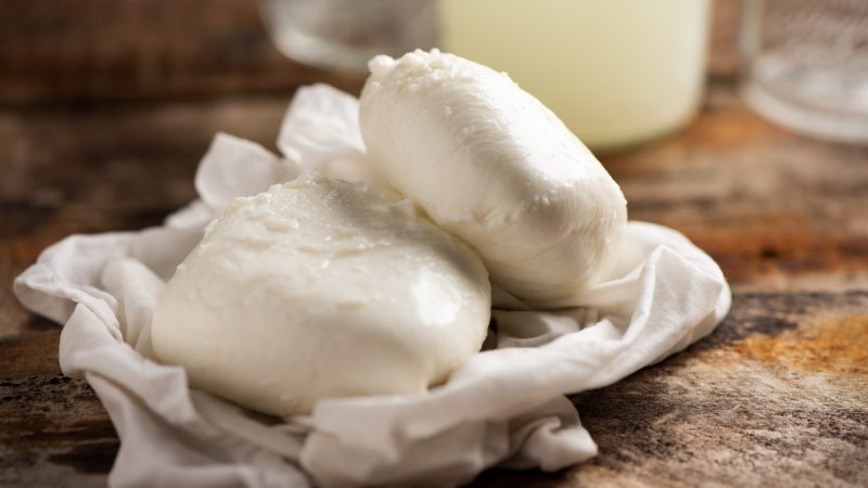 La mozzarella fa ingrassare? Calorie e valori nutrizionali di questa bontà