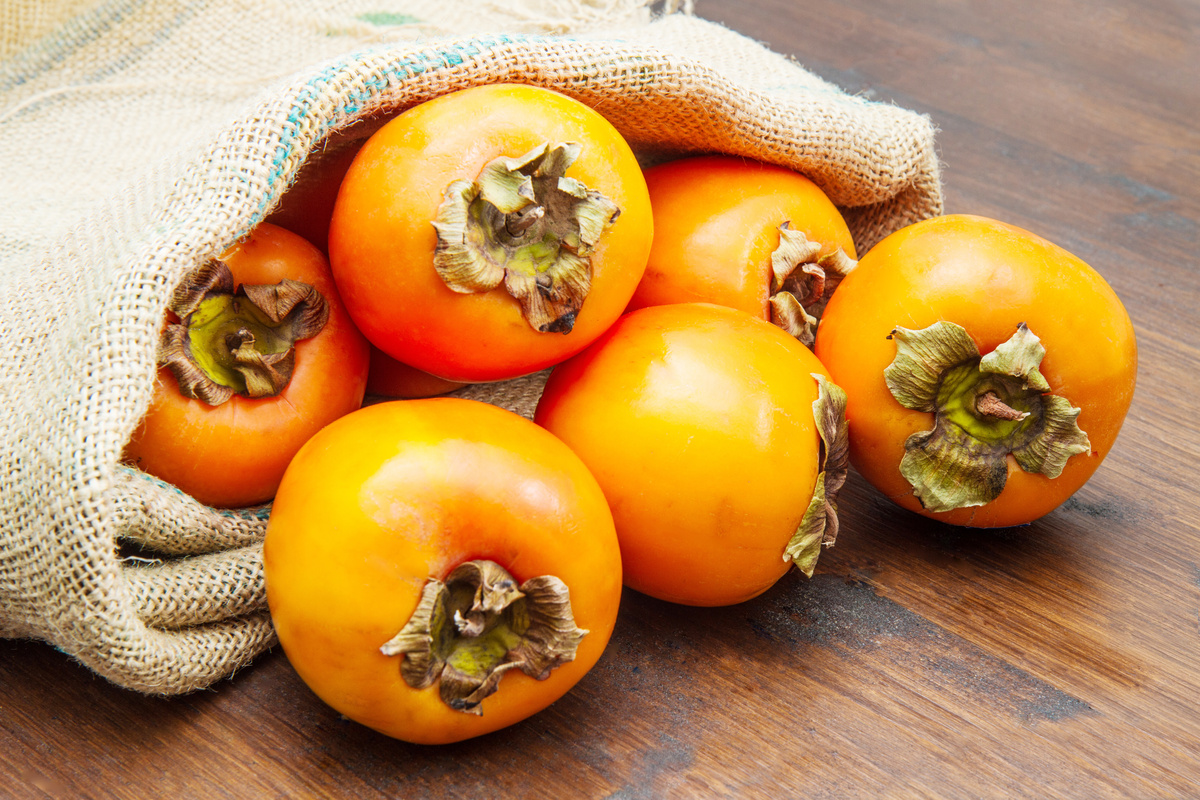 I cachi maturi fanno ingrassare? Scopri la verità su questi frutti