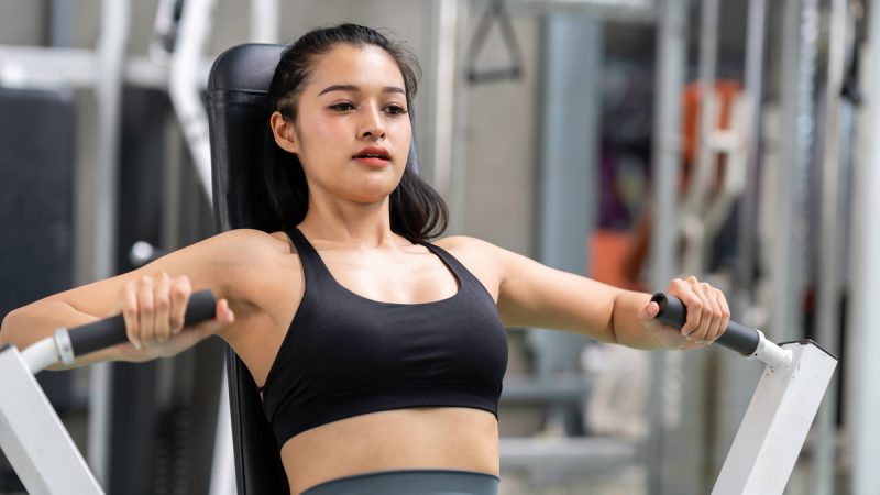 Chest press: come eseguirli e benefici