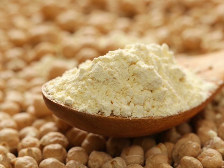 La farina di ceci fa ingrassare? Scopri i valori nutrizionali di questa alternativa alla farina