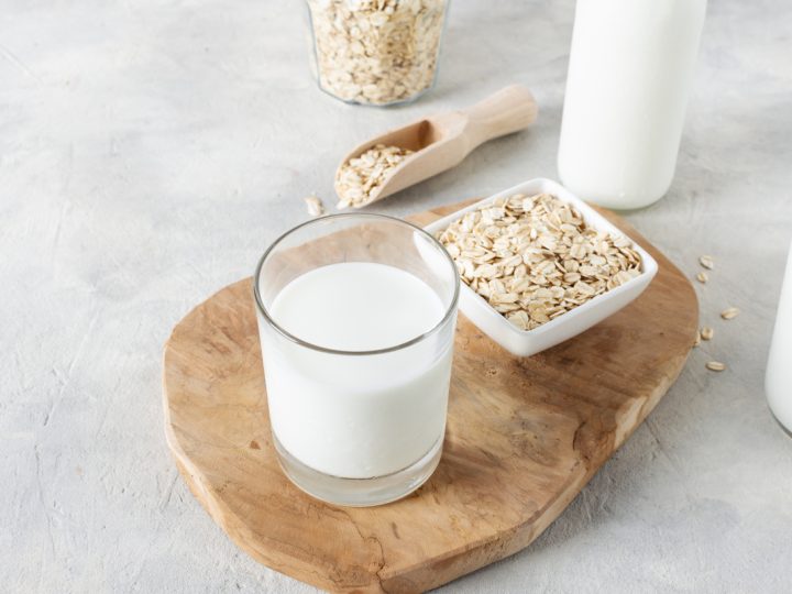 Il latte di avena fa ingrassare? Ecco la verità sull’alternativa al latte di mucca