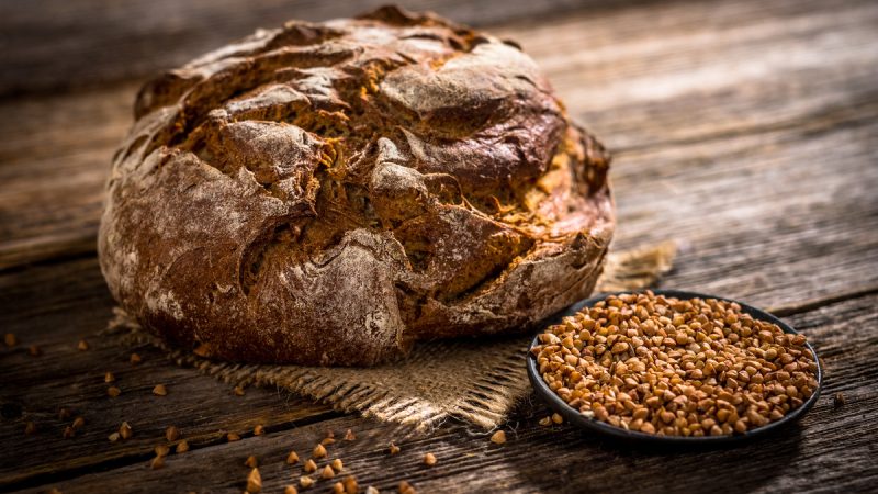 Il pane di segale fa ingrassare? Tutta la verità sull’alternativa al pane bianco