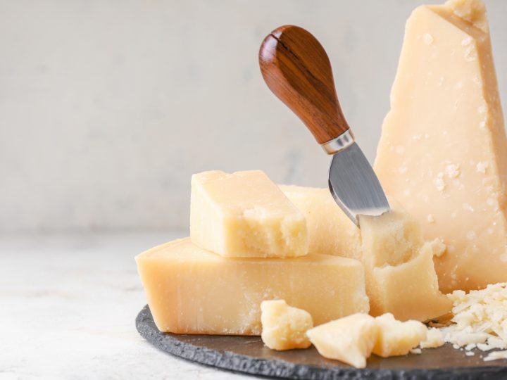 Il parmigiano fa ingrassare? Valori nutrizionali e calorie del formaggio italiano più famoso