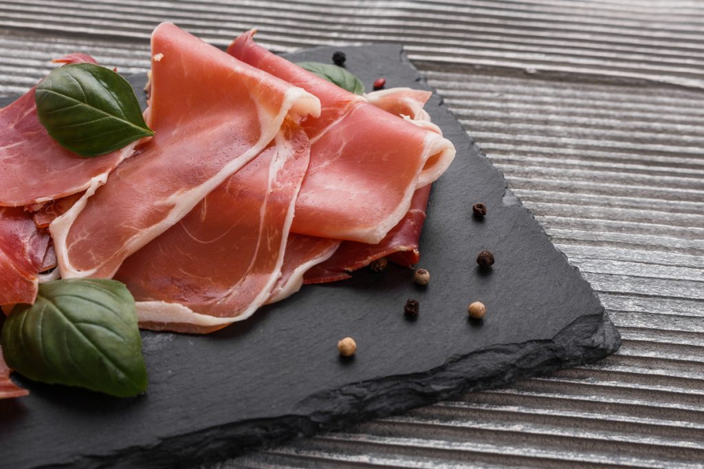 Il prosciutto crudo fa ingrassare?