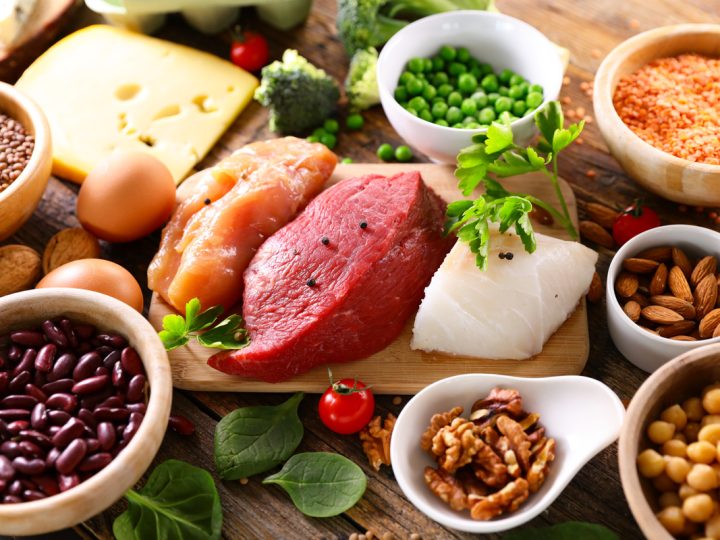 Dieta proteica per dimagrire 10 kg: vantaggi ed esempio di menu