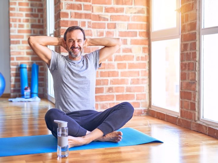 Distensione sopra la testa: come eseguirlo e benefici