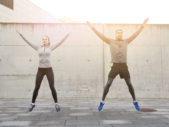 Jumping jacks: come eseguirlo e benefici