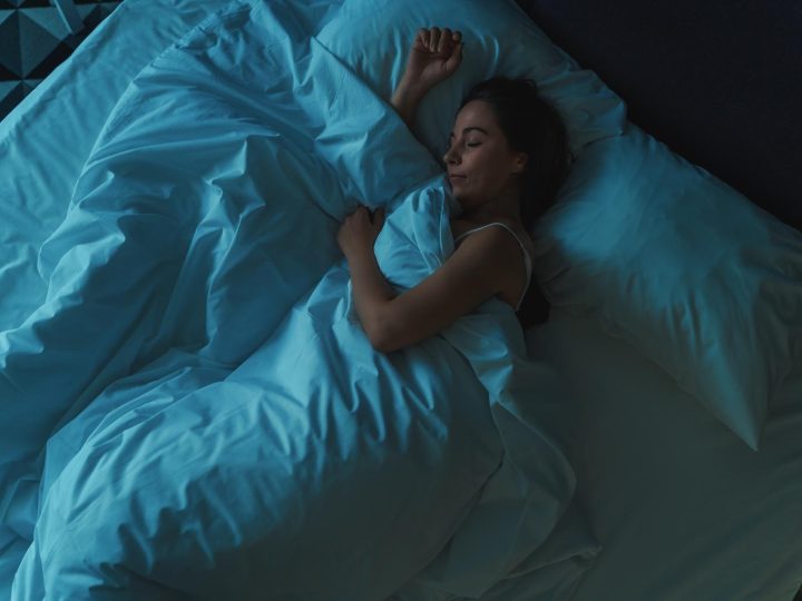 Sognare Cugina Rivela Desideri Nascosti: Esplora il Significato dei Tuoi Sogni!