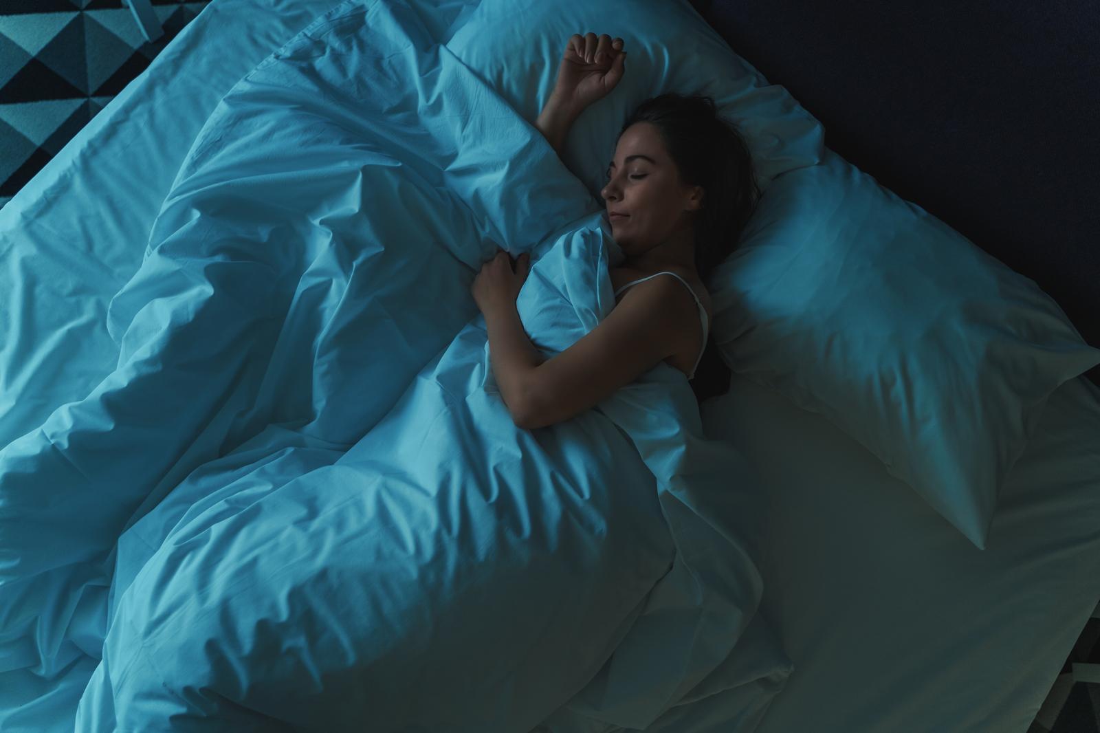Sognare Cugina Rivela Desideri Nascosti: Esplora il Significato dei Tuoi Sogni!