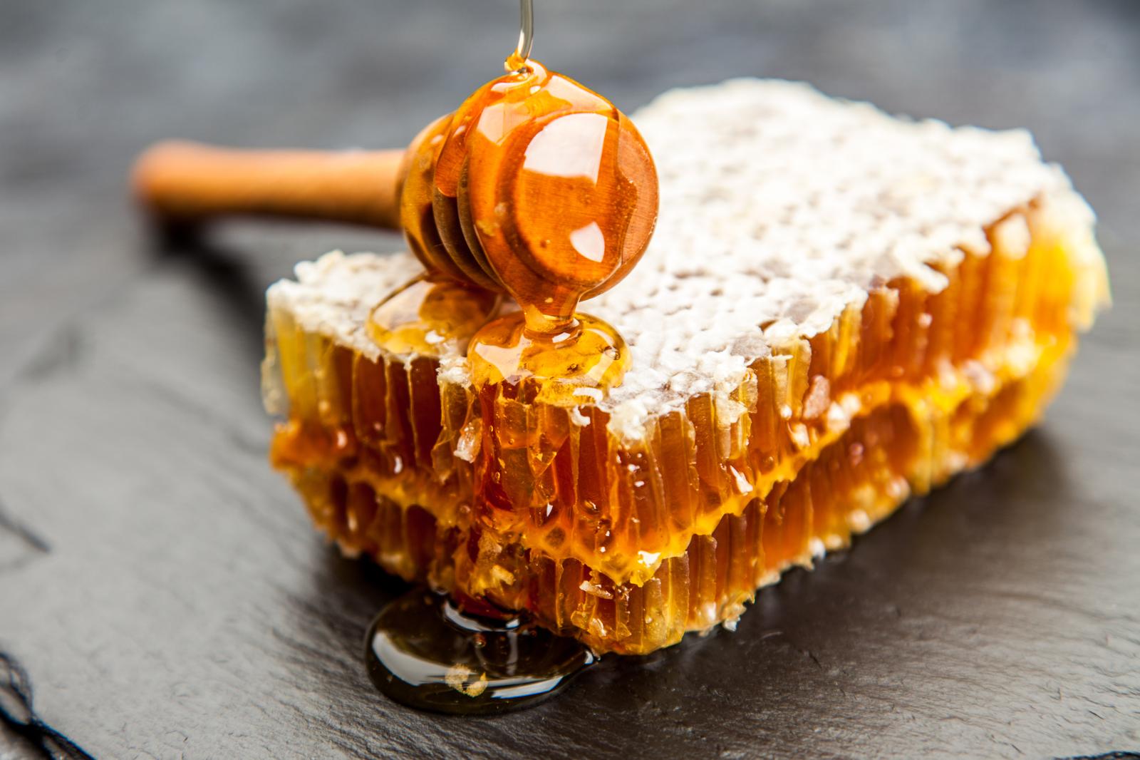 Il Dolce Equivoco: Scopri Se Il Miele è Davvero un Nemico della Bilancia!