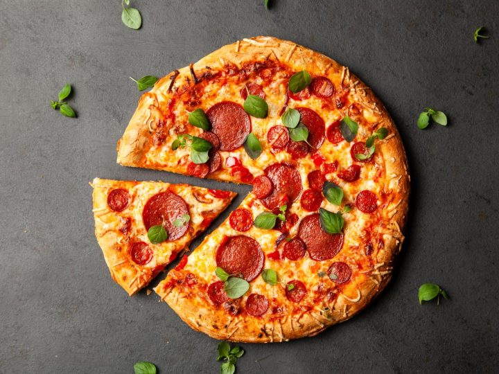 La pizza fa ingrassare? Scopri la verità dietro il mito del tuo piatto italiano preferito!