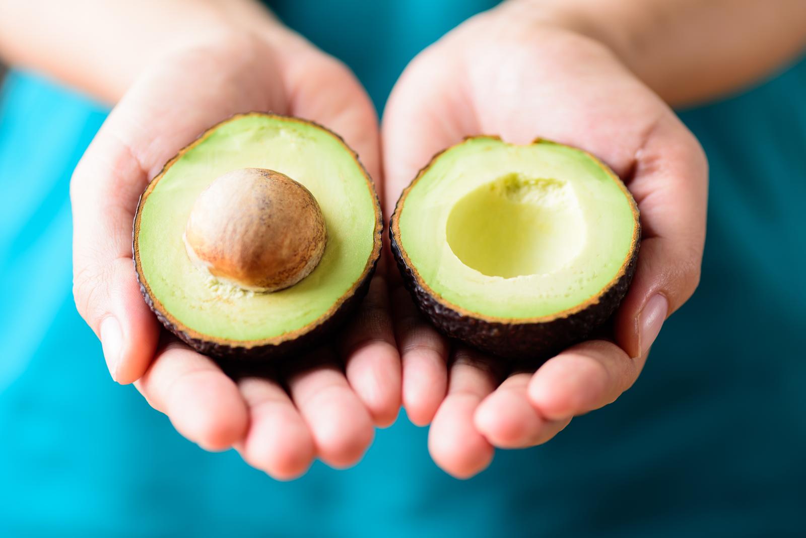 Verità o Mito: L’avocado fa ingrassare? Scopriamo insieme gli effetti sorprendenti di questo superfood sulla tua linea!