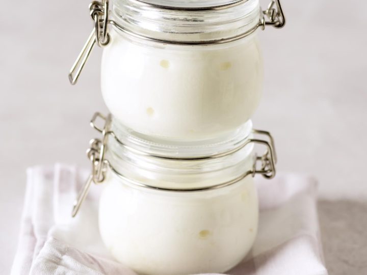 Lo Yogurt Fa Ingrassare? Sfatiamo i Miti e Scopriamo la Verità Nutrizionale di Questo Alimento Conteso!